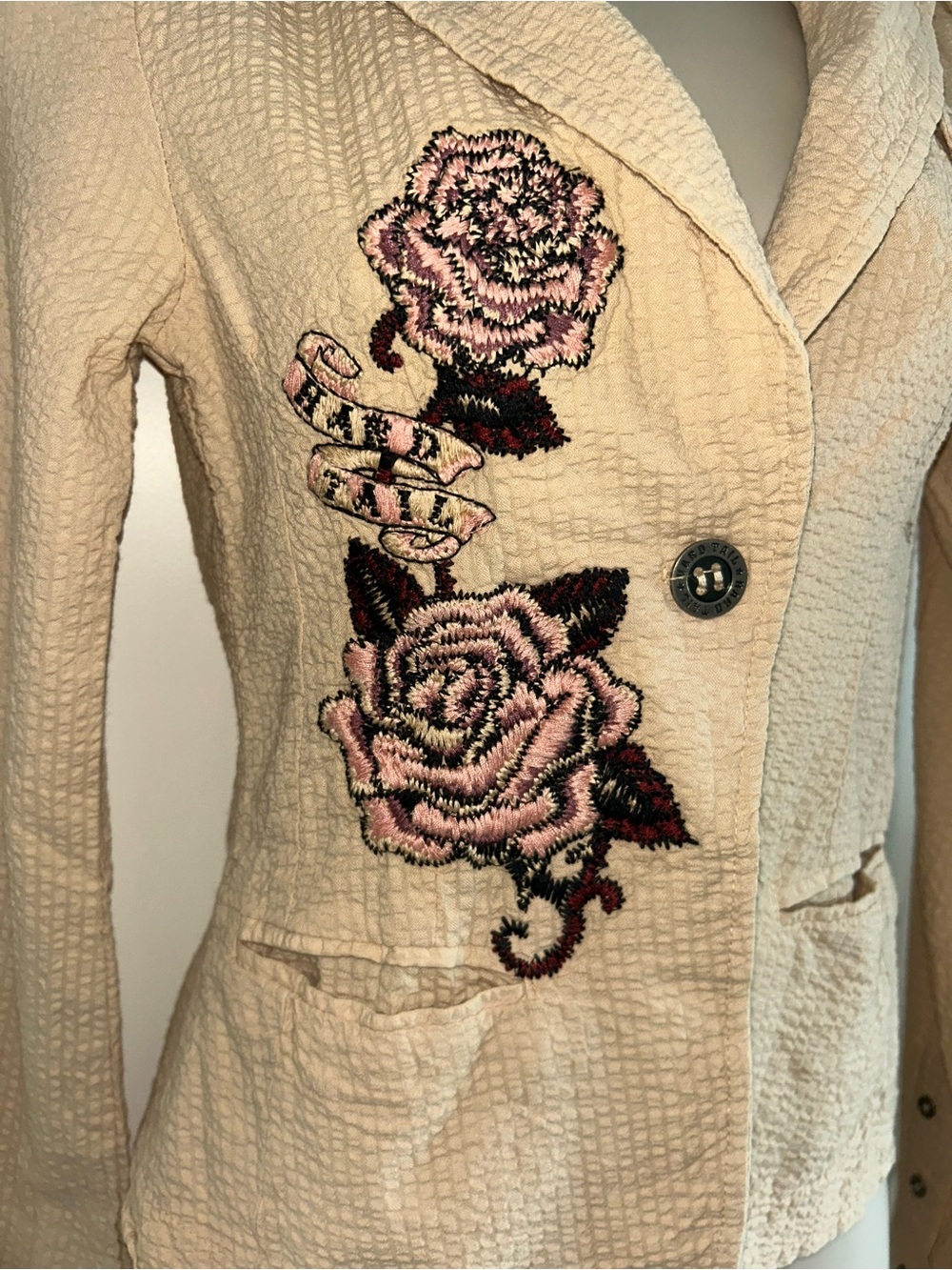 NEW Hard Tail Cream Textured Blazer with Pink Rose Embroidery Sz S - Picture 2 of 6